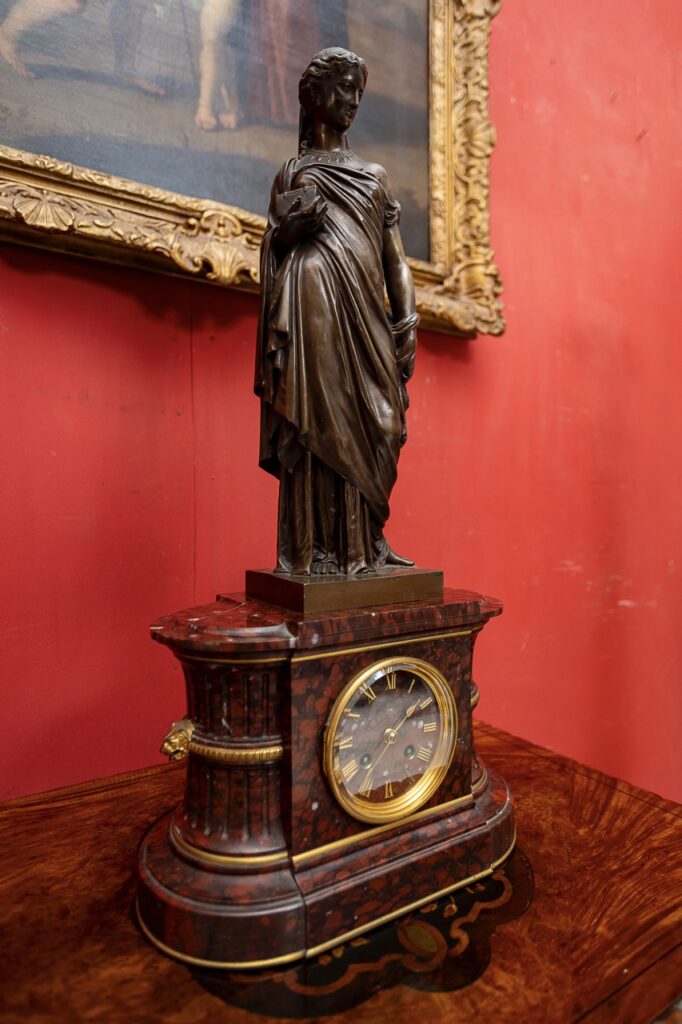Sibilla Antichita Orologio con statua